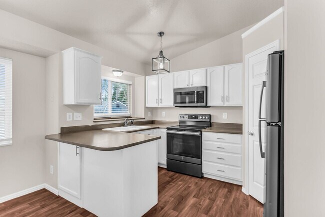 Building Photo - 126 S 300 W