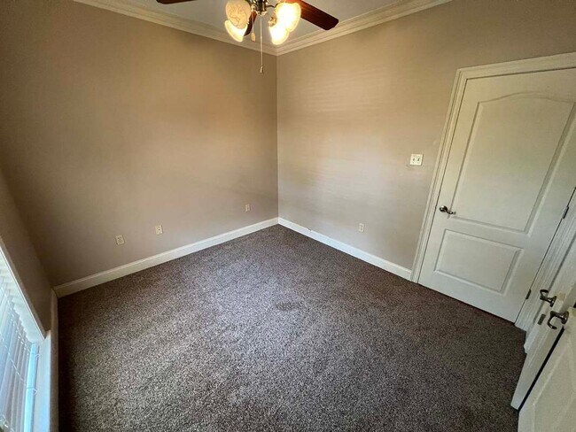 Building Photo - 3995 Water Oak Dr
