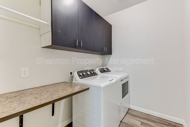 Building Photo - 24810 Lorenzo Glaze Trail