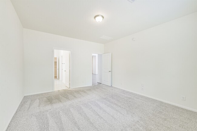 Building Photo - 30812 Willow Green Ln