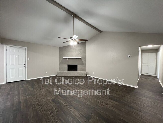 Building Photo - 709 Fair Meadows Dr