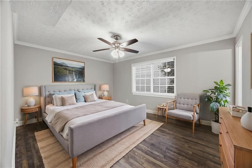 Building Photo - 21 Delmont Dr NE