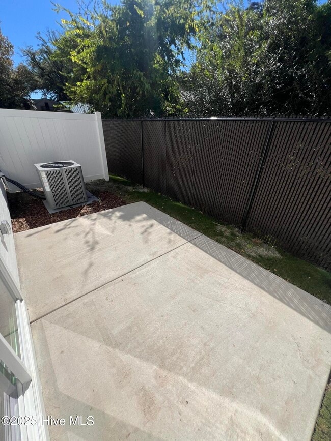 Building Photo - 257 Townhome Ln