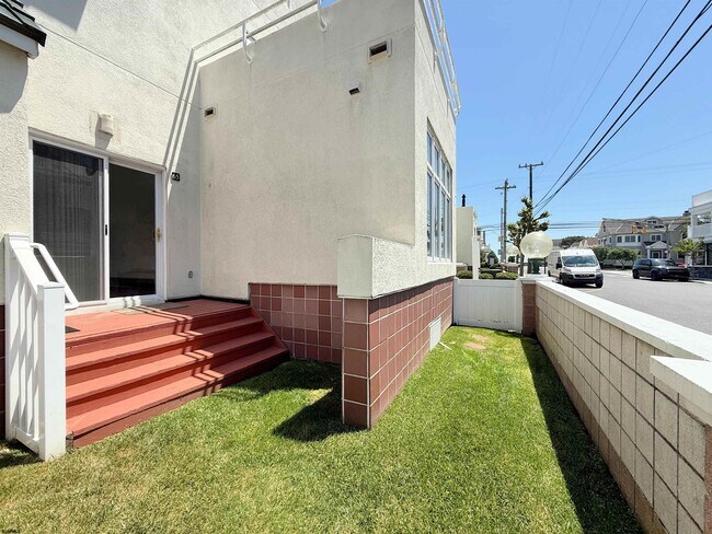 Building Photo - 7701 Atlantic Ave