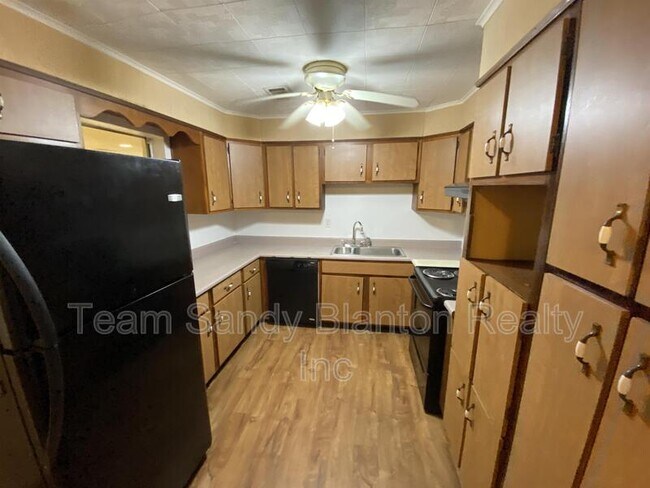 Building Photo - 4416 Creighton Rd