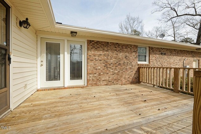 Building Photo - 4610 Linden Rd