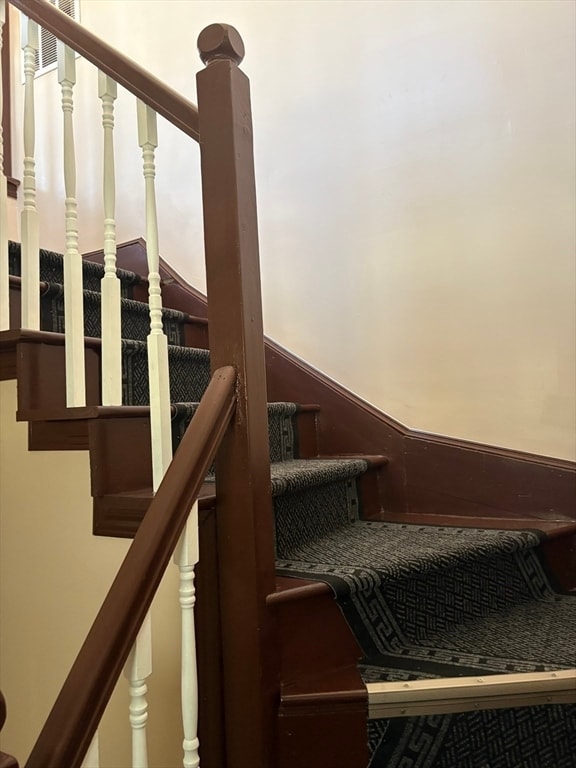 Building Photo - 14 School St