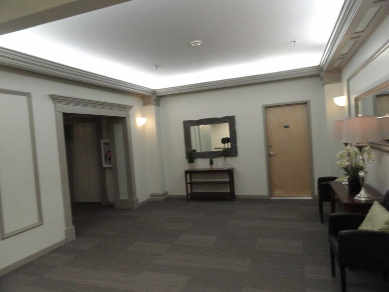 Building Photo - 537 Congress St