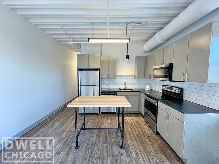 Building Photo - 911 W Dakin St