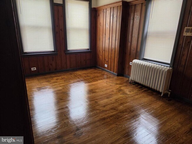 Building Photo - 633 E Allegheny Ave