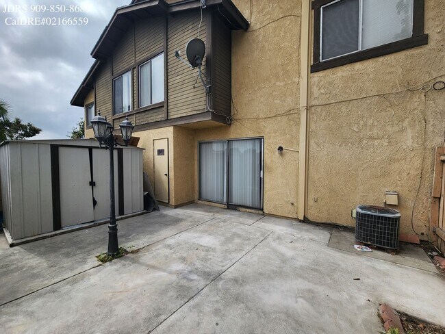 Building Photo - 10495 Adobe Ct