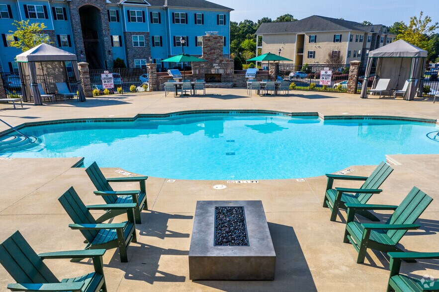 Pool Area - Commons at Fort Mill