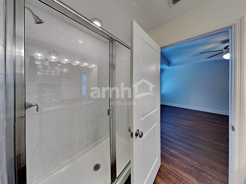 Building Photo - 3240 Bridge Haven Dr