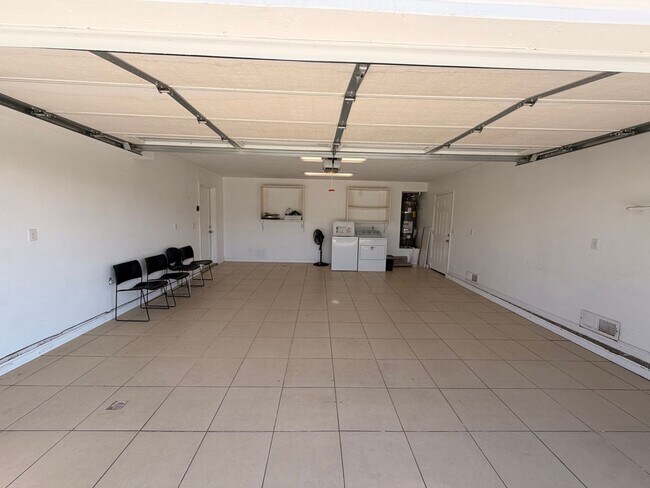 Building Photo - Unbelievable 4 Bed, 4 Bath House For Rent In Buena Park-Must See To Appreciate!