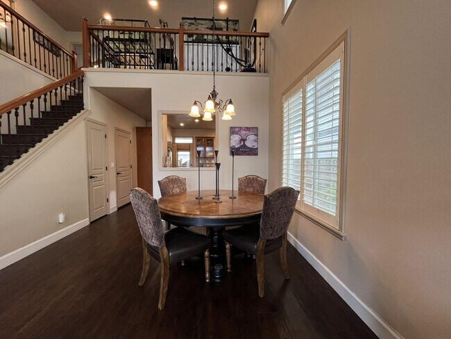 Building Photo - Charming 3 Bedroom Villebois Home with Loft, A/C, Designer Finishes and Community Pool!