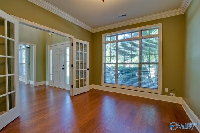 Building Photo - 2801 Centerridge Rd SE