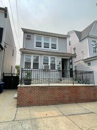 Building Photo - 1865 Mulford Ave