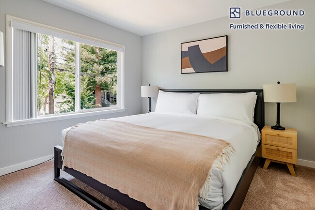 Building Photo - 1230 Mills St