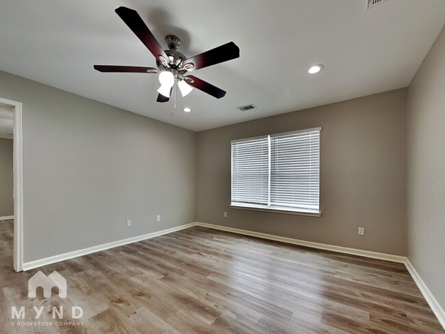 Building Photo - 7102 Cypress Pr Dr