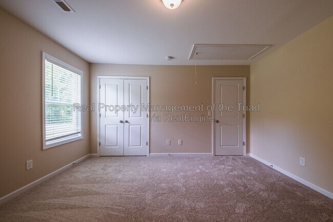 Building Photo - 832 Prince Edward Rd