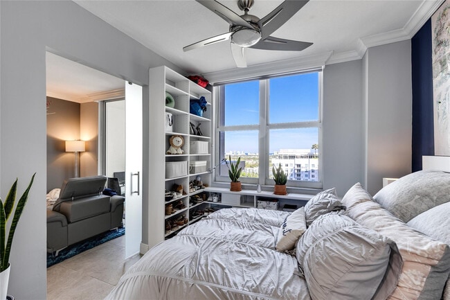 Building Photo - 511 SE 5 Ave