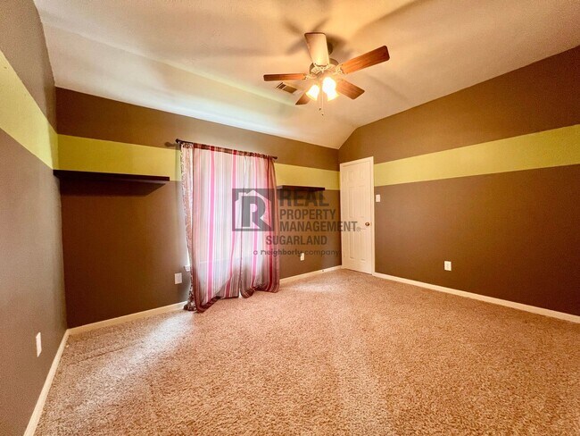 Building Photo - Gorgeous One Story Home in Sugar Land, TX