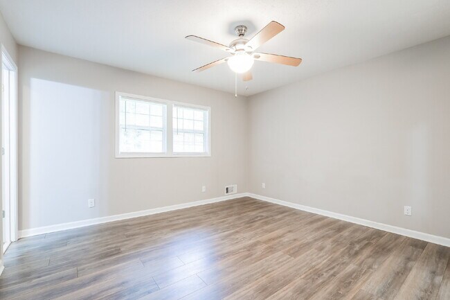 Building Photo - 1027 Mandalay Ct SW