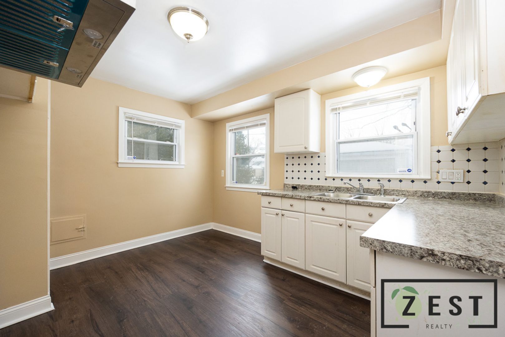 Building Photo - OPEN HOUSE SATURDAY MAY 3RD 2025 10-10:30A...