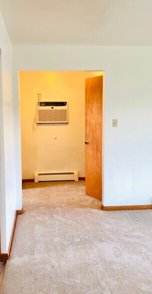 Building Photo - 8938 Hook St