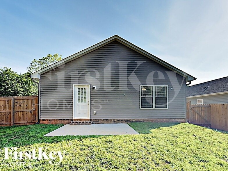 Building Photo - 839 Murphy St