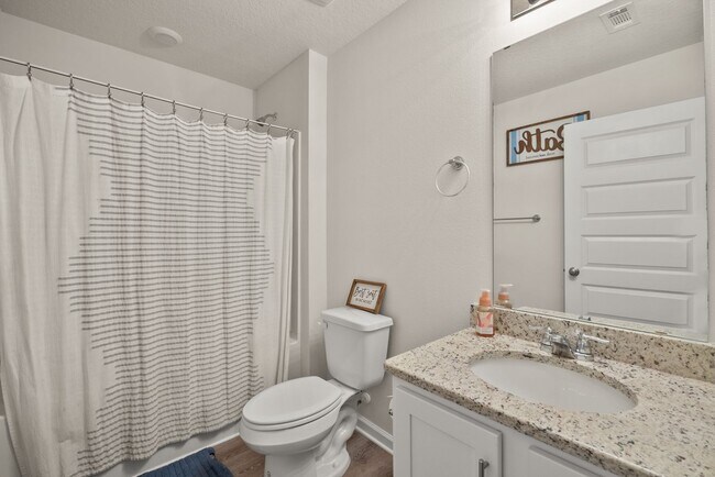 Building Photo - 4/2 Stunning Brick Home with community pool in Crestview