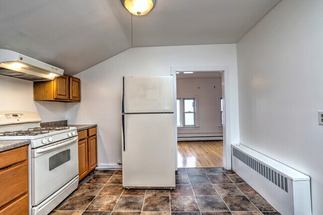 Building Photo - 83 Hawley Ave