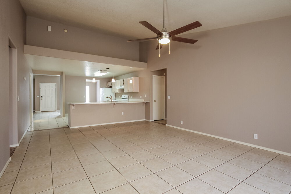 Building Photo - 8720 W Tuckey Ln