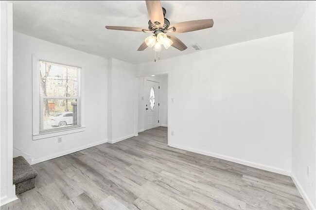 Building Photo - 3 bedroom 1 bath