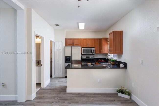 Building Photo - 12722 SW 49th Ct