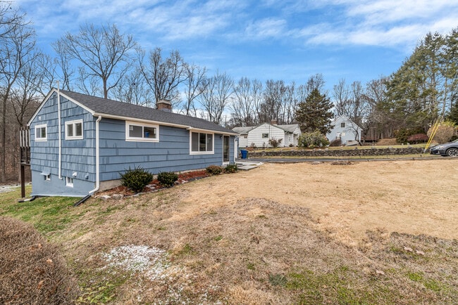 Building Photo - 149 Lakeside Blvd E