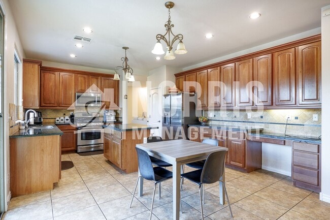 Building Photo - Beautiful Large Home NOT FURNISHED with Pool in Villago Community