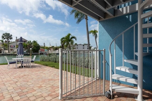 Building Photo - 11820 Capri Cir S