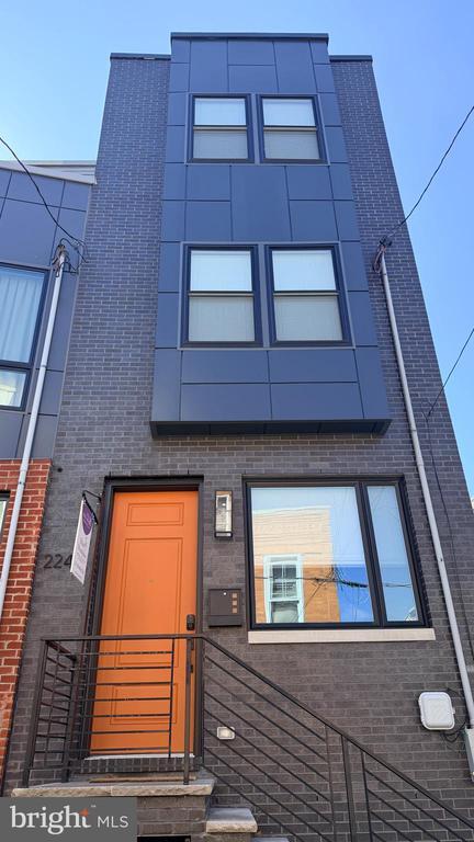 Building Photo - 2248 Earp St