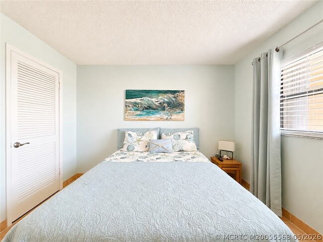 Building Photo - 7440 S Ocean Dr