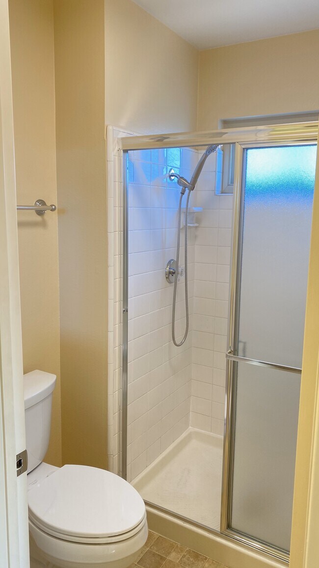 Building Photo - 17505 Kensington Cir
