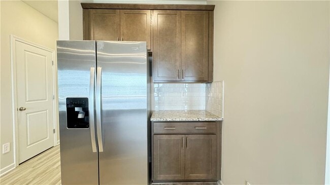 Building Photo - 694 Gabby Pt