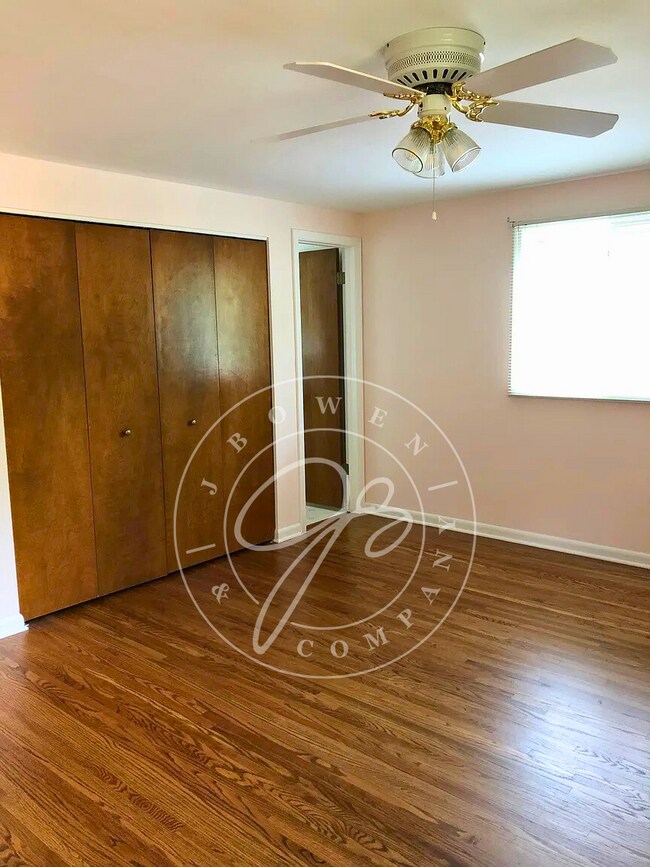 Building Photo - Beautiful 4-Bedroom Home in Lincoln Wood –...