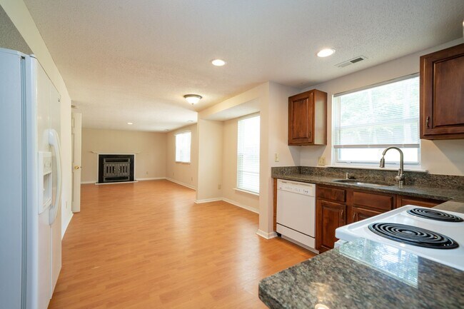 Building Photo - Spacious 3 bedroom home in desirable SW Durham! Super dog friendly with large fenced yard!