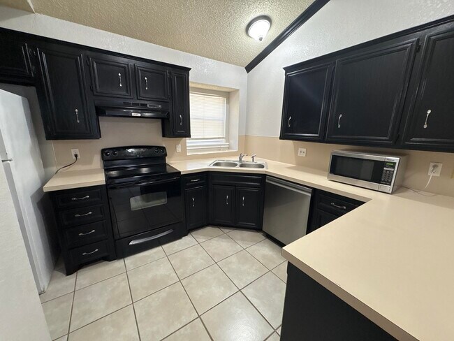 Building Photo - 3421 Hyden Ave