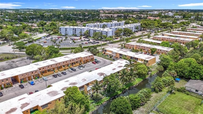 Building Photo - 2686 NW 60th Way