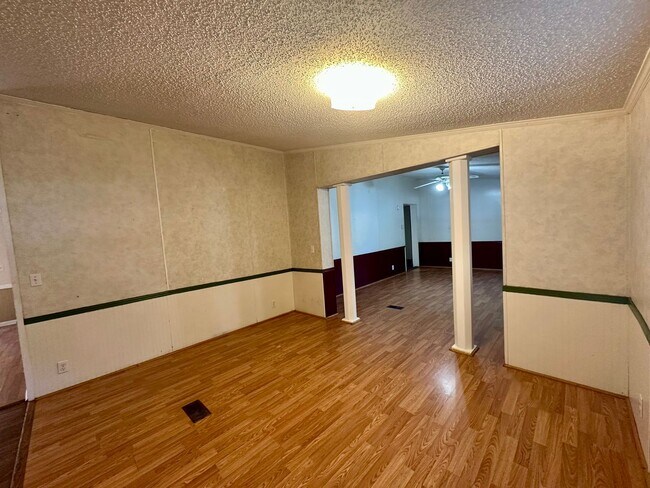 Building Photo - 746 Point