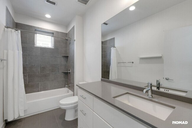 Building Photo - Charming 3BR House in East Austin - Pet Fr...