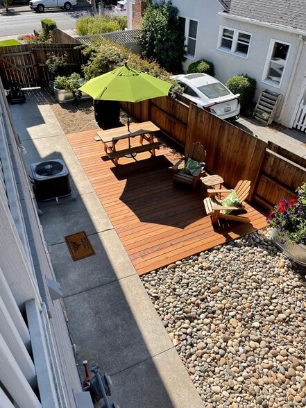 Side Yard (from upstairs) - 419 8th St