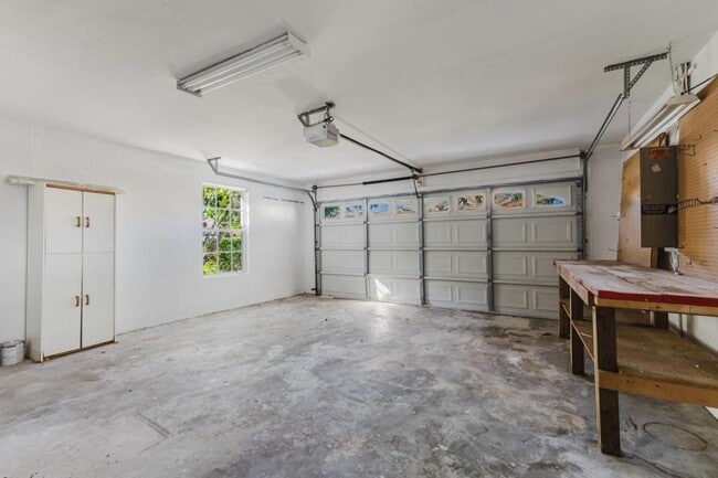 Building Photo - 9841 Las Casas Dr